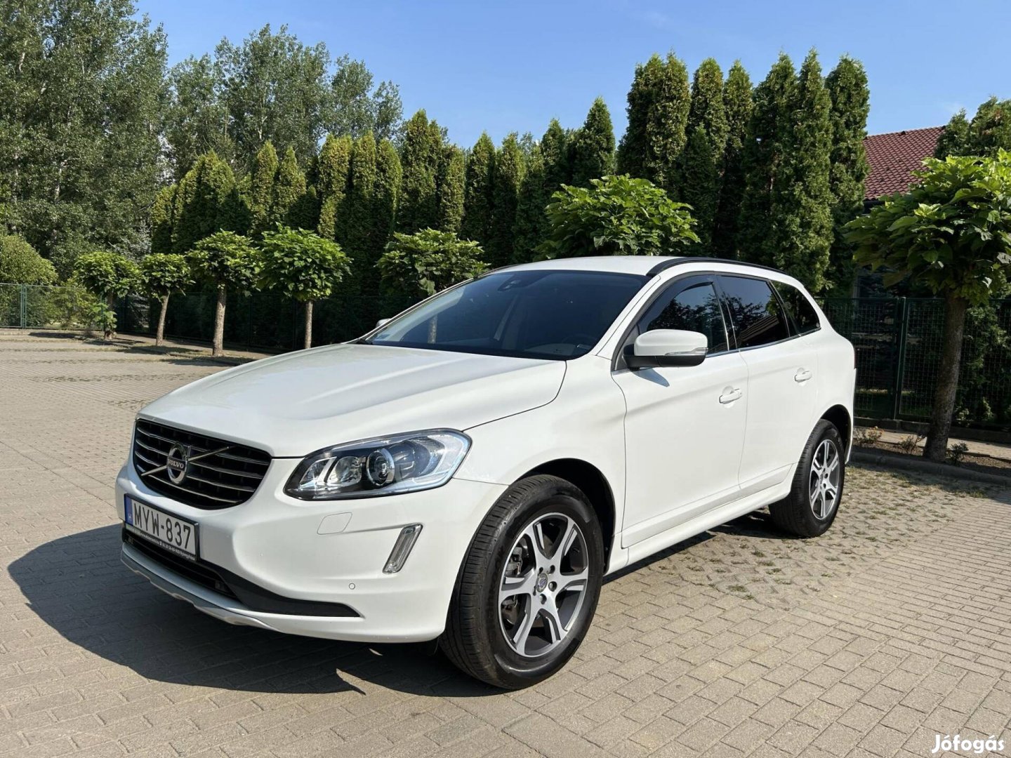 Volvo XC60 2.4 D [D4] Momentum Magyarországi 1....